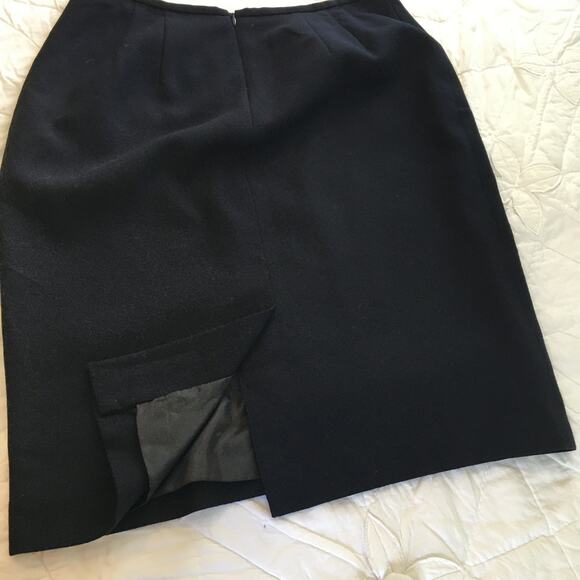 Evan Picone 100 % wool mini pencil skirt. Made in the USA - Picture 5 of 11